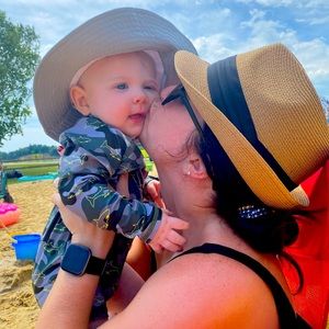 Meet your Posher, Elisha